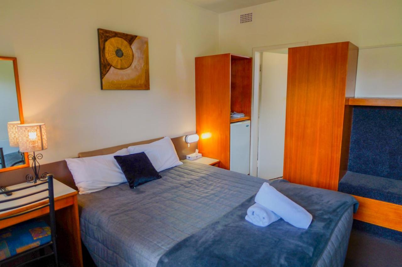 Abbotsleigh Motor Inn Армідейл Екстер'єр фото