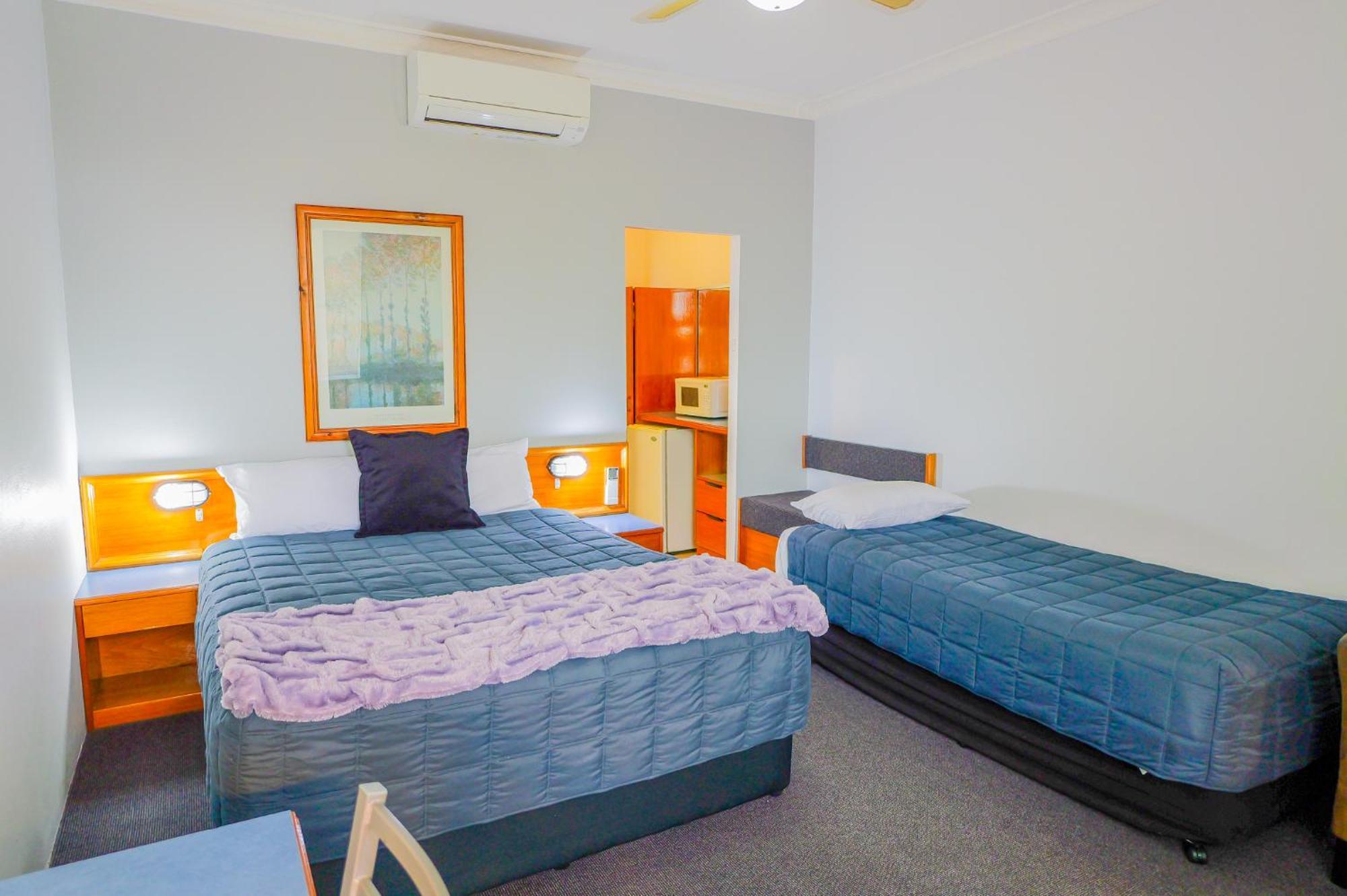 Abbotsleigh Motor Inn Армідейл Екстер'єр фото