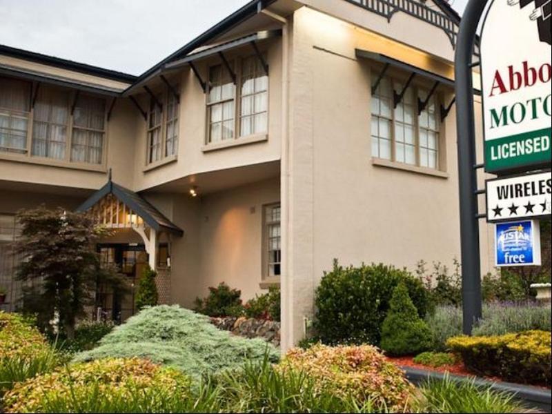 Abbotsleigh Motor Inn Армідейл Екстер'єр фото