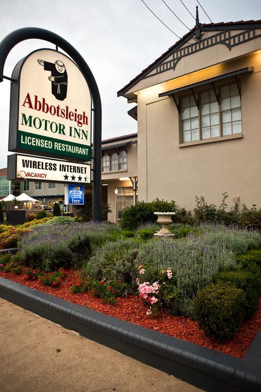 Abbotsleigh Motor Inn Армідейл Екстер'єр фото